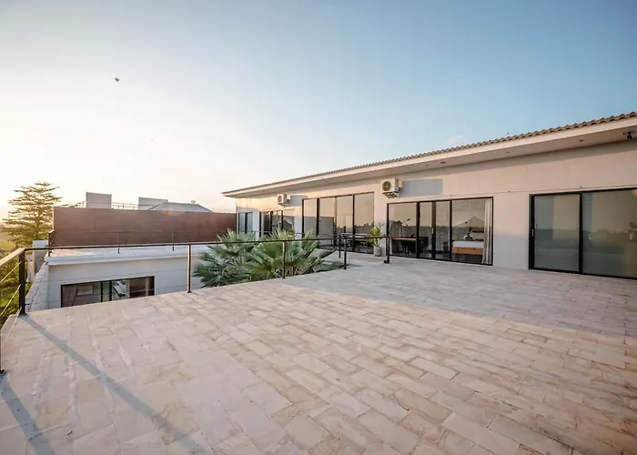 Mj Modern Luxe 4br With Big Pool & Rooftop チャングー